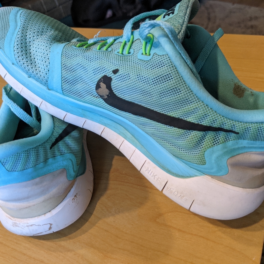 Nike Free 5.0 flexible running shoe